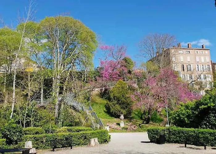 La Croisee Des Chemins * Μοντωμπάν